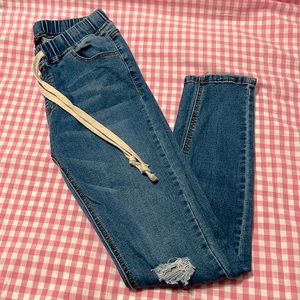 Jeggings with distressing